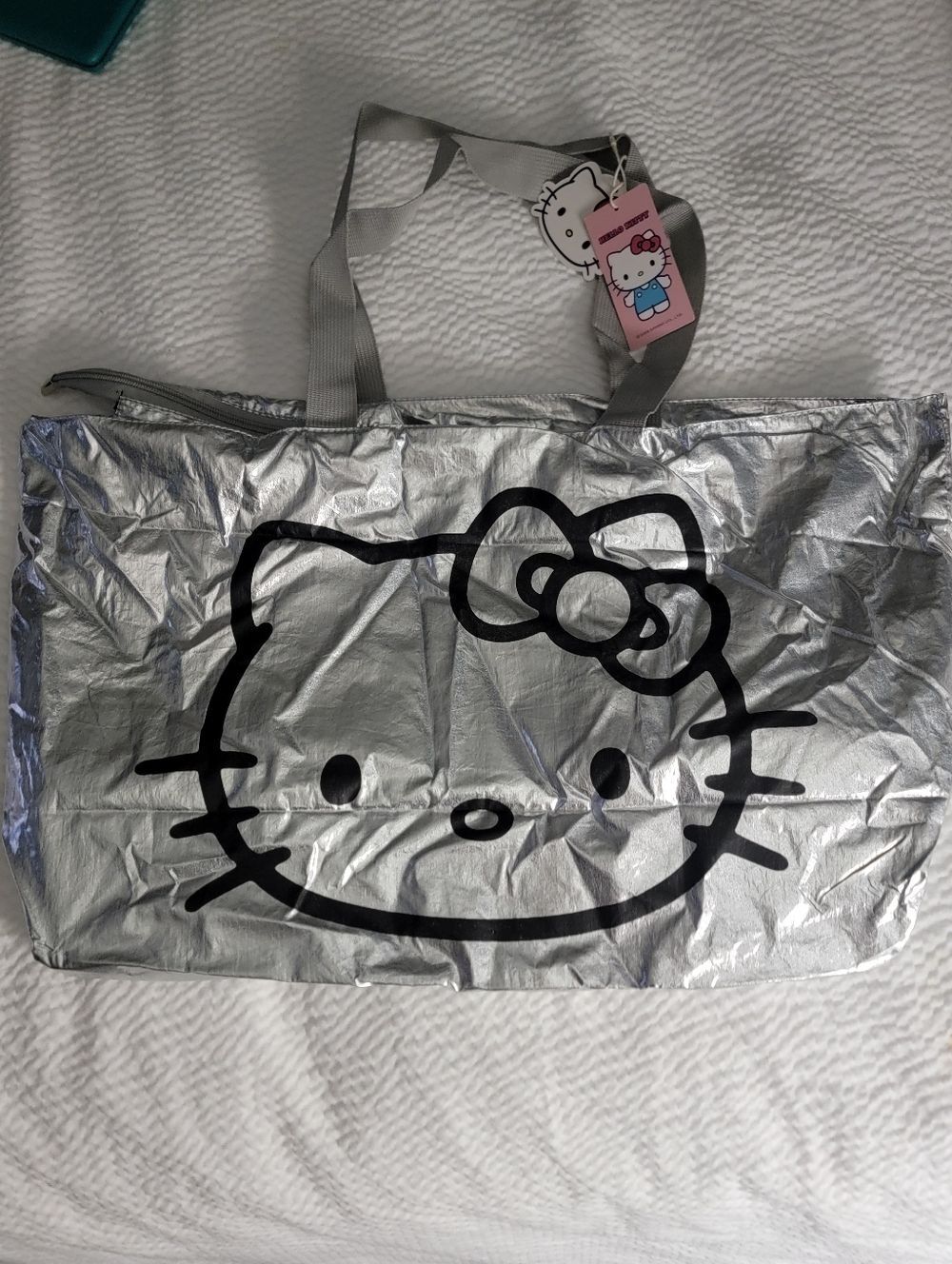 🆕️🐱Sanrio Miniso Large Hello Kitty Metallic Bag Tote